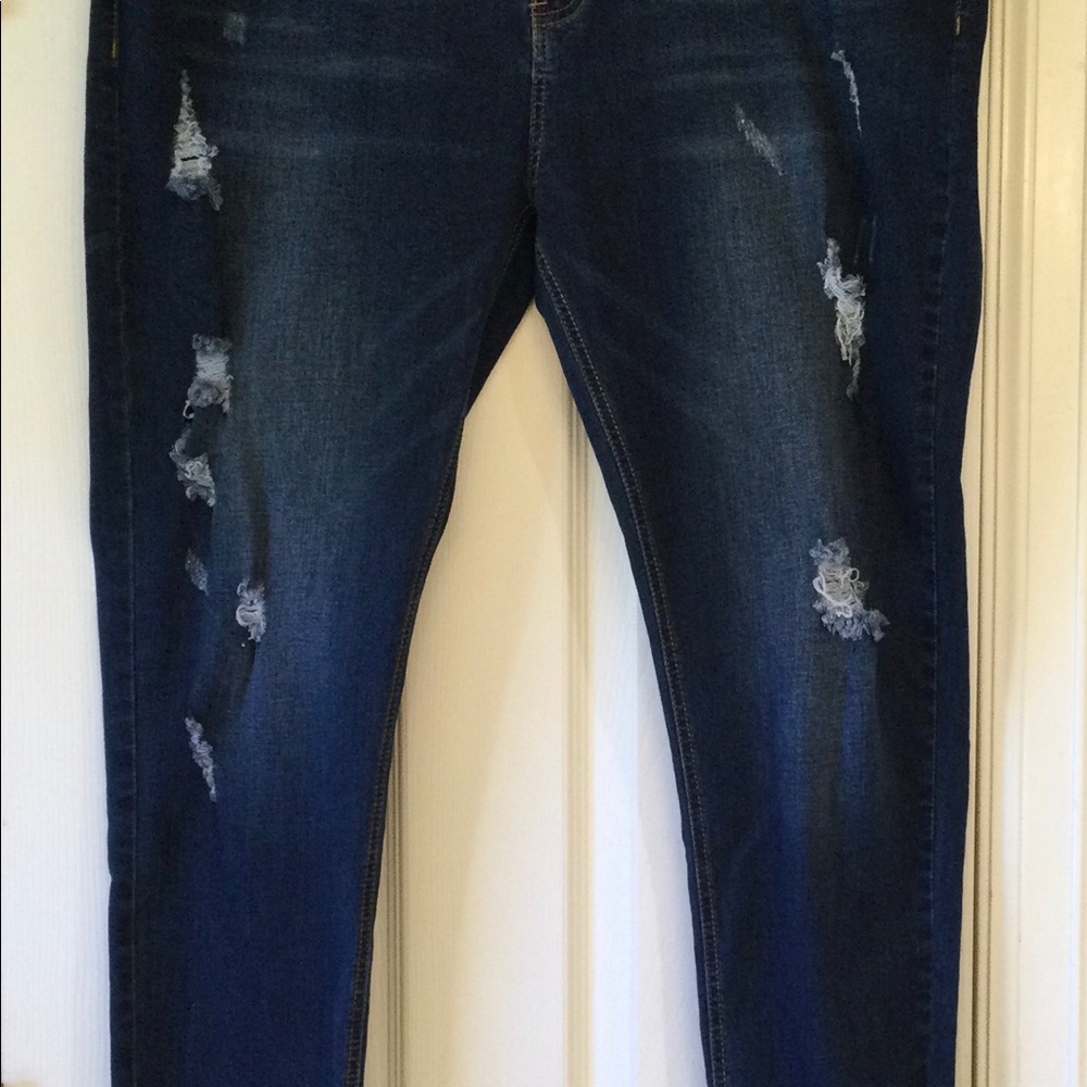 NEW with TAG L & B Distressed Skinny Jeans